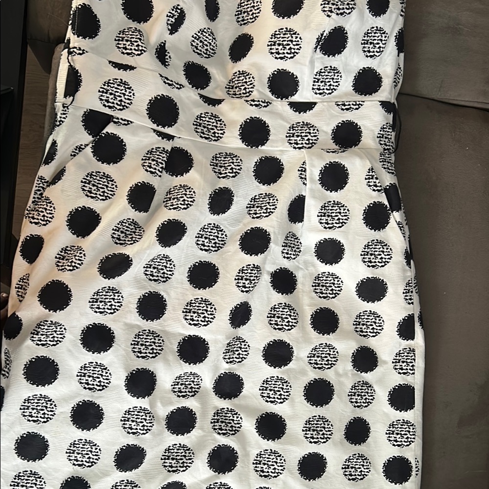 Black and White Strapless Sheath Cocktail Dress